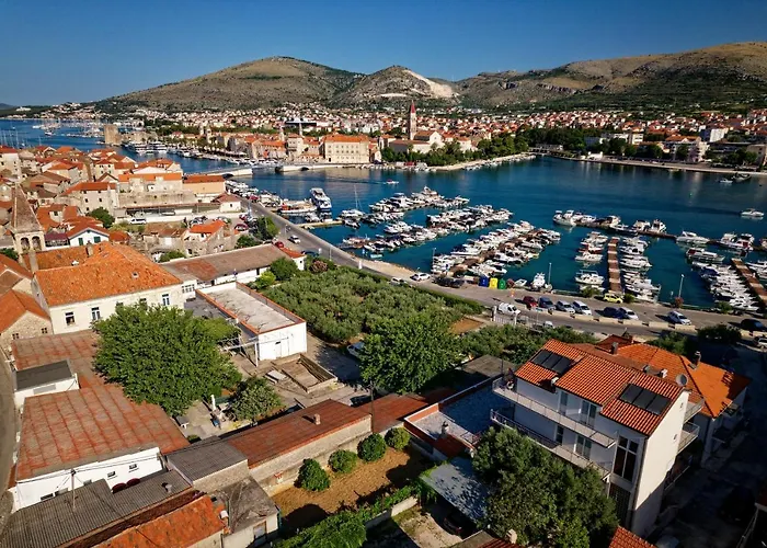 Apartments & Rooms Zaja